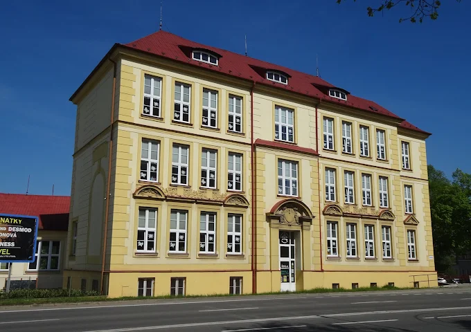 Inspekce navrhla odvolání ředitelky ZŠ Mozartova. O dalším postupu má rozhodnout město