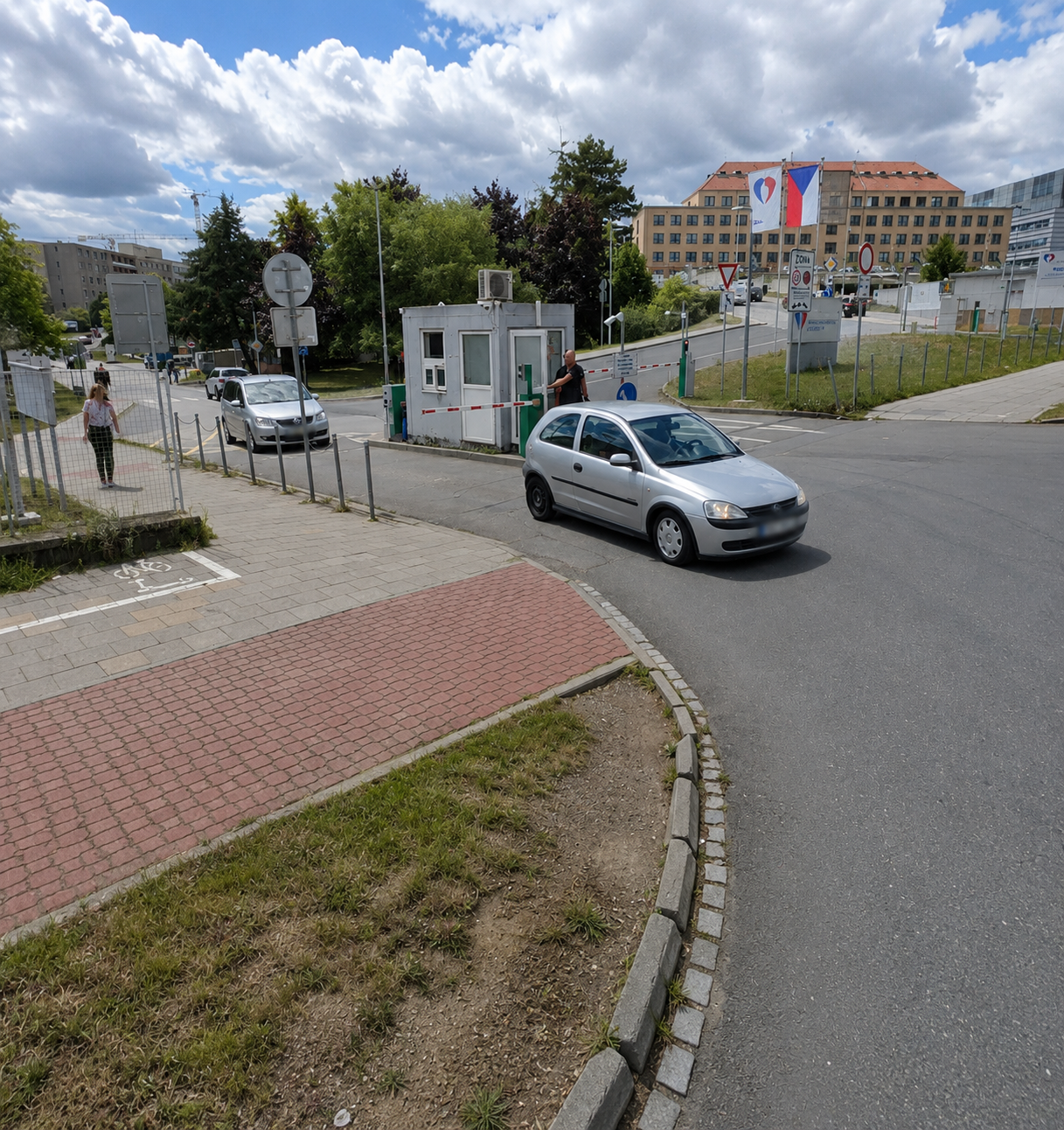 FN Olomouc postupně zavře dva hlavní vjezdy. Omezení potrvá téměř týden