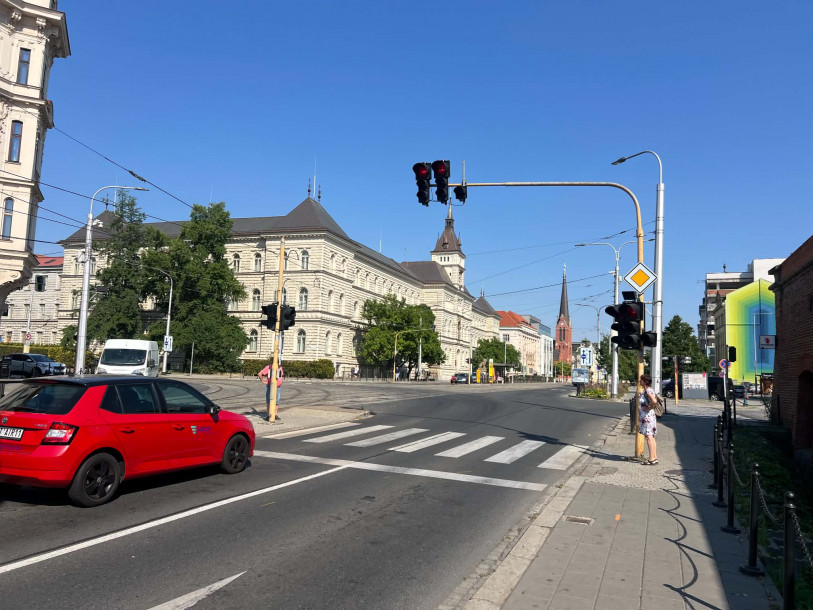 V centru Olomouce se na měsíc zavře důležitá křižovatka. Řidiče čekají objížďky